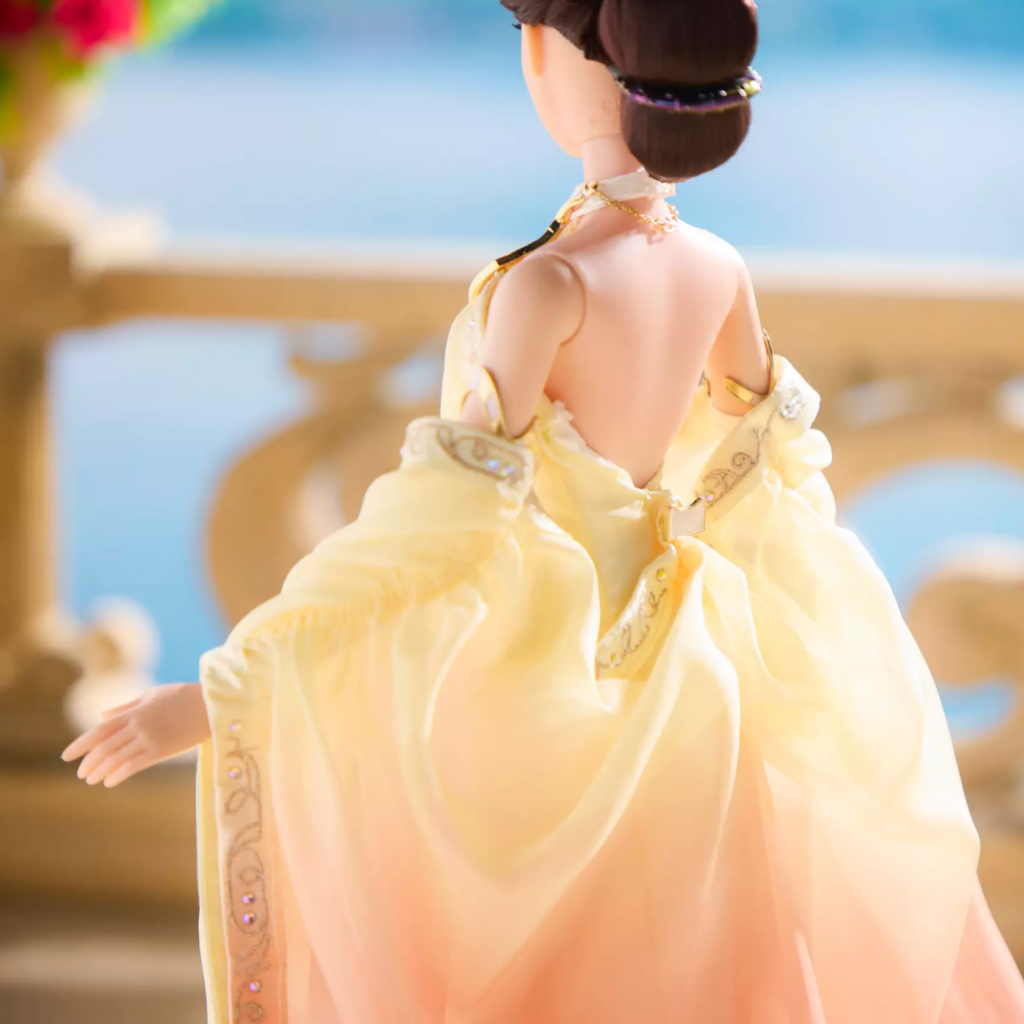 Padmé Amidala Limited Edition Collector's Doll – Star Wars Episode II: Attack of the Clones – 17'' (cape)