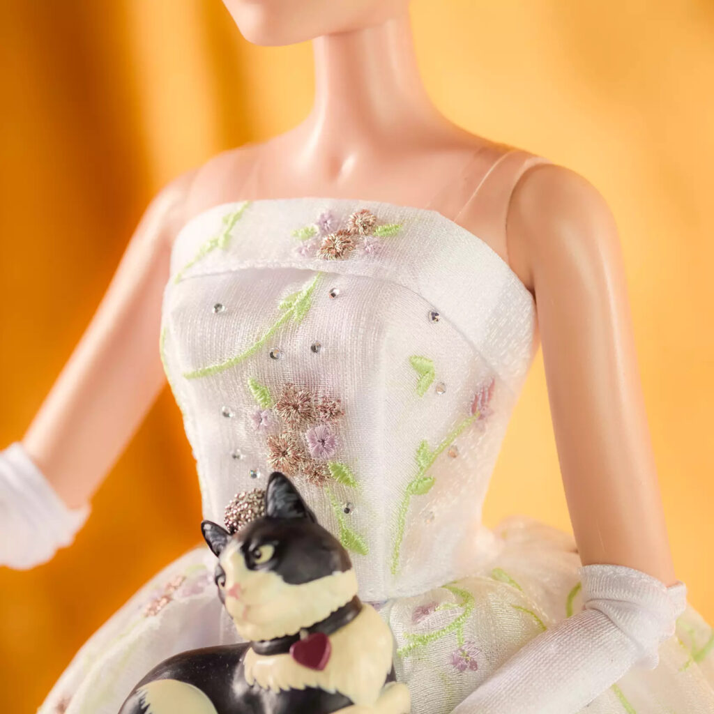 Mia Thermopolis Limited Edition Doll – The Princess Diaries – 17'' (bodice)