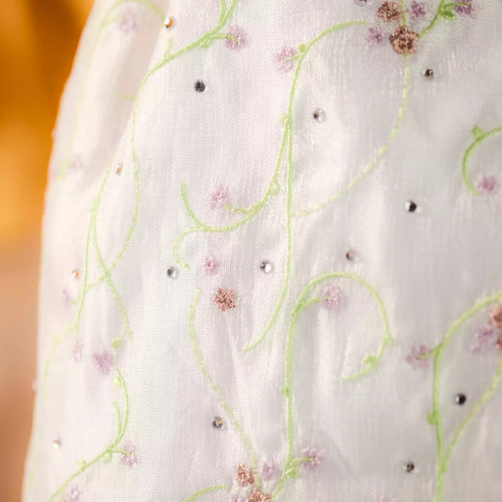 Mia Thermopolis Limited Edition Doll – The Princess Diaries – 17'' (dress detail)