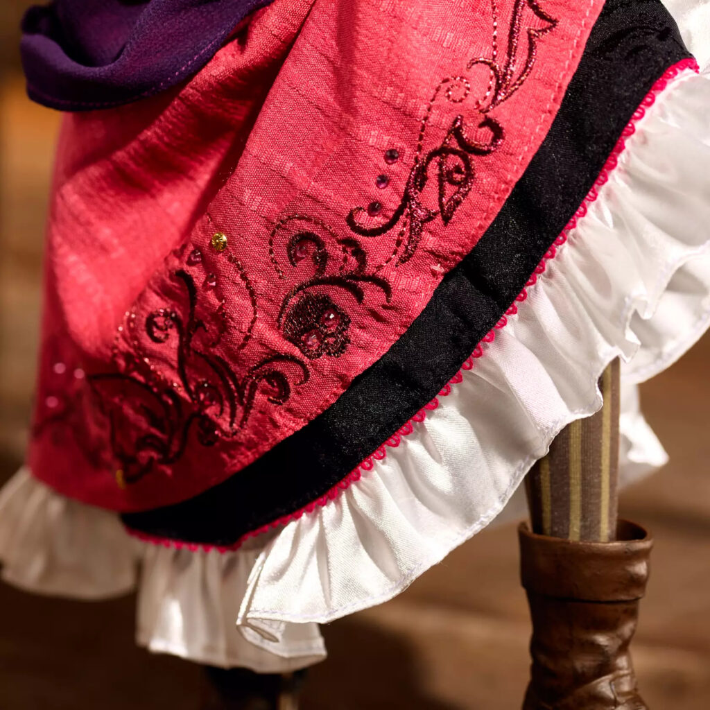 Redd Limited Edition Doll – Pirates of the Caribbean – 16'' (skirt)