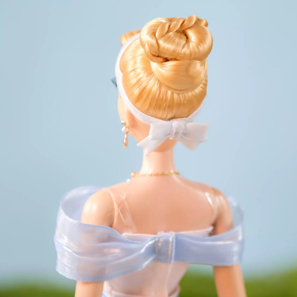 Cinderella Limited Edition Doll – Walt Disney World 55th Anniversary – 16'' (back of hair)